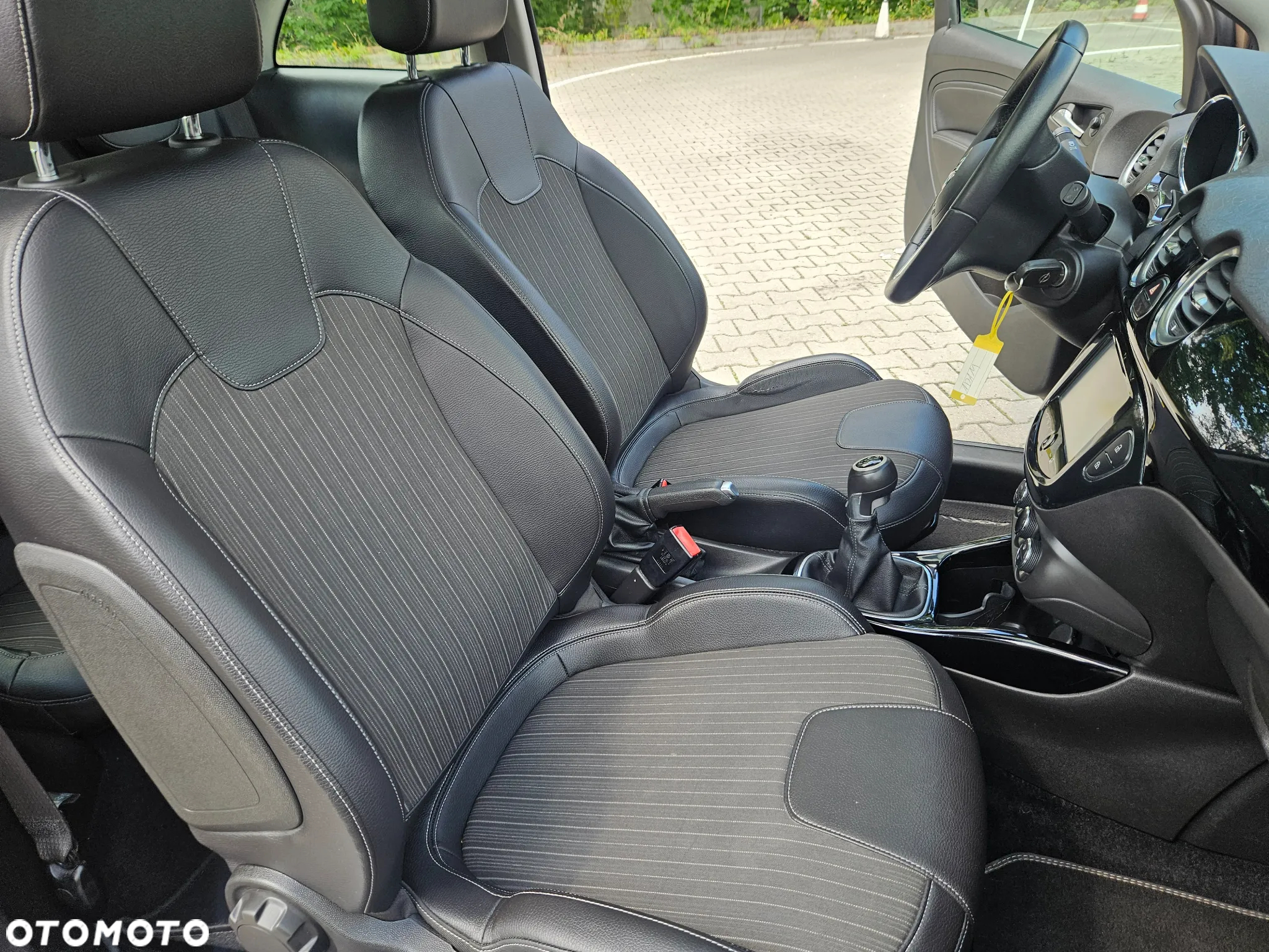 Opel Adam 1.2 Black Jack - 10