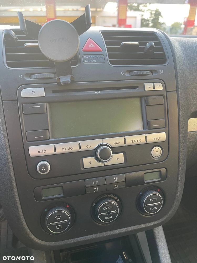 Volkswagen Golf - 8