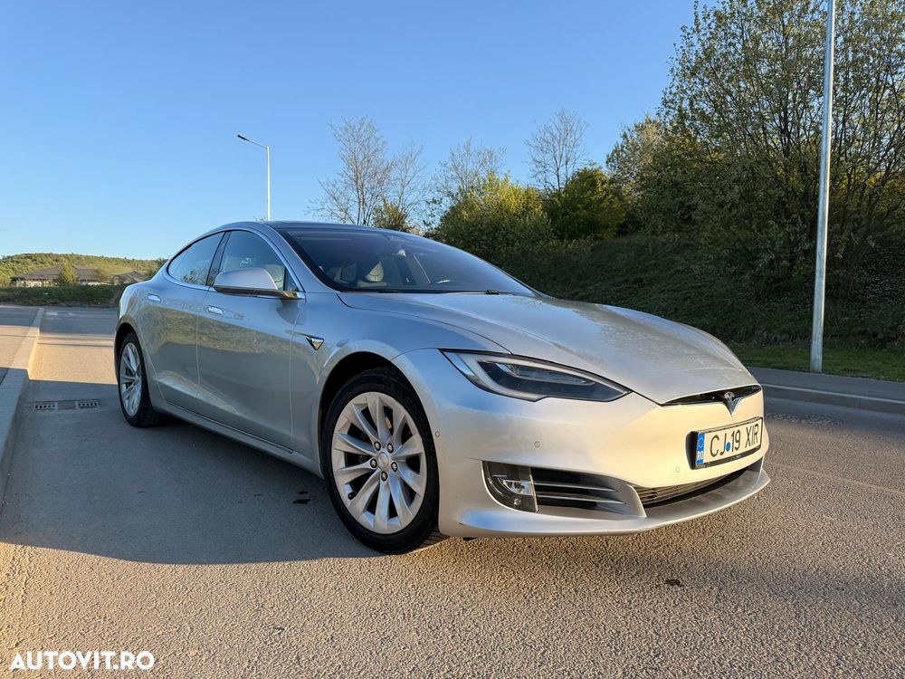 Tesla Model S - 18