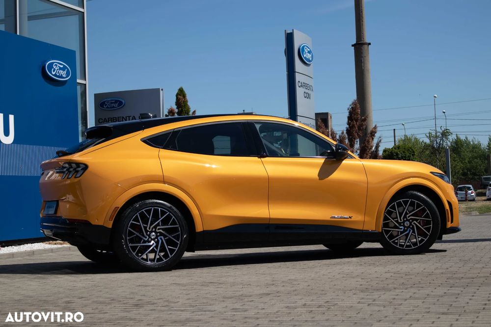 Ford Mustang Mach-E - 14