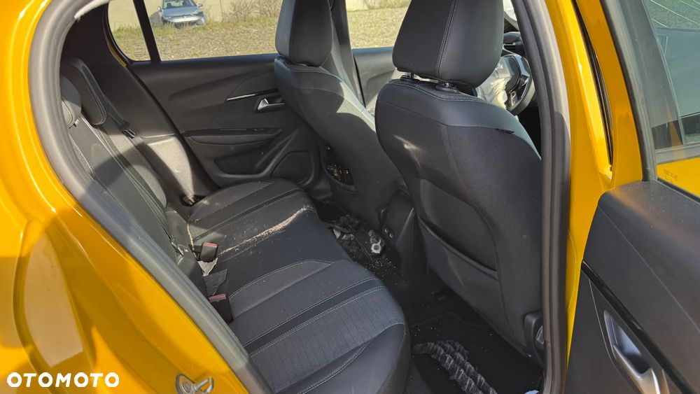 Peugeot 208 ver-1-2-puretech-allure-s-s - 16