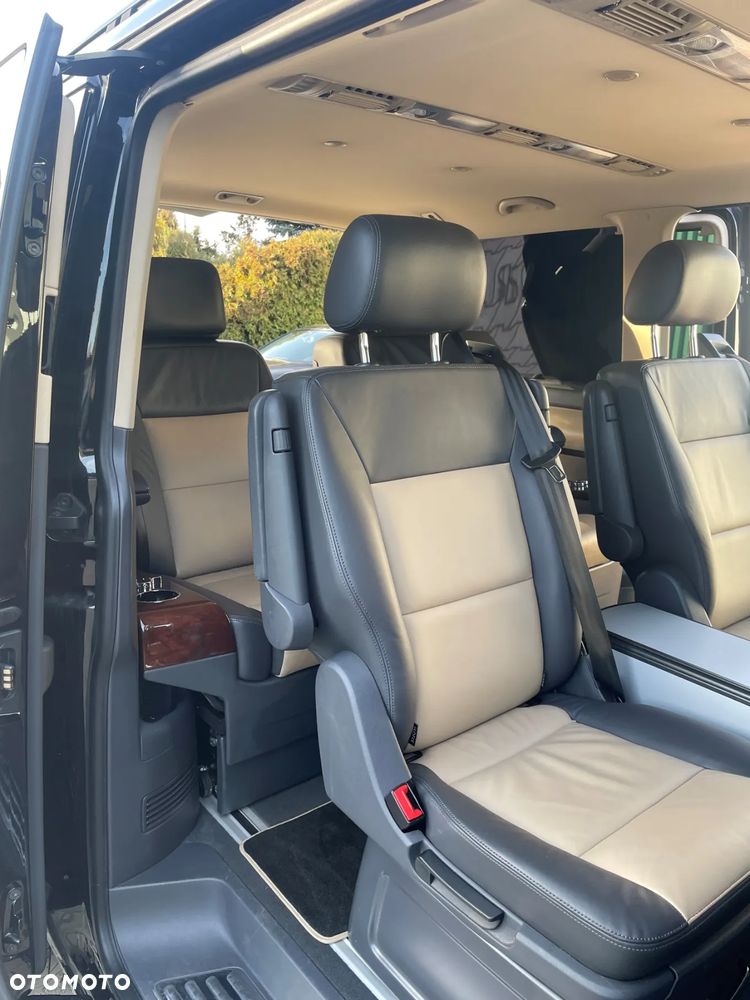 Volkswagen Multivan - 11