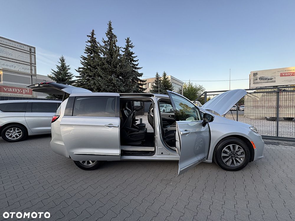 Chrysler Pacifica - 15