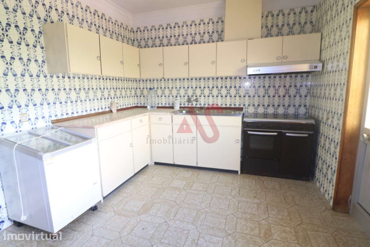 Apartamento T4 Espaçoso com Excelente Luminosidade em Roriz, Santo Tir - Grande imagem: 3/14