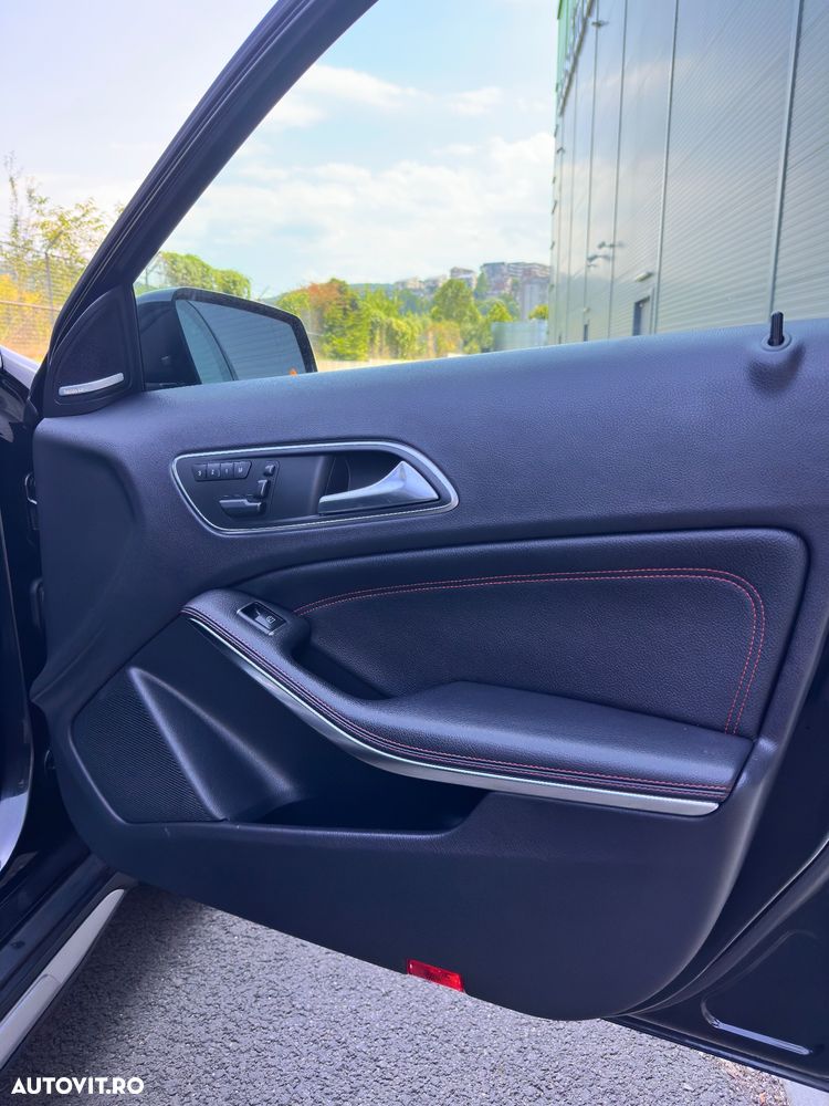 Mercedes-Benz GLA 220 d 4MATIC 7G-DCT AMG Line - 18