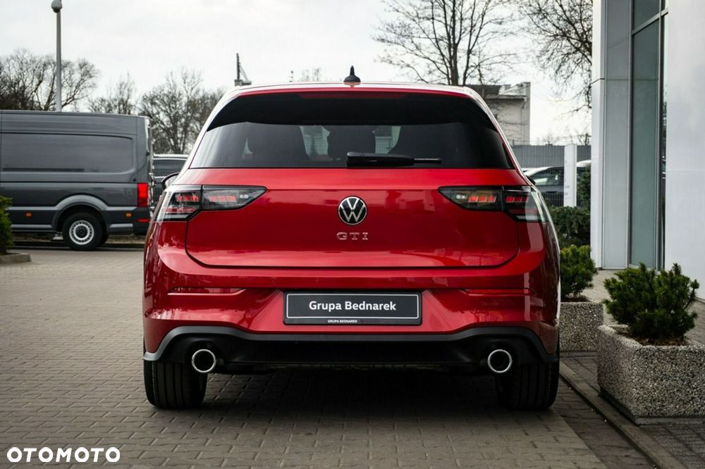 Volkswagen Golf - 10