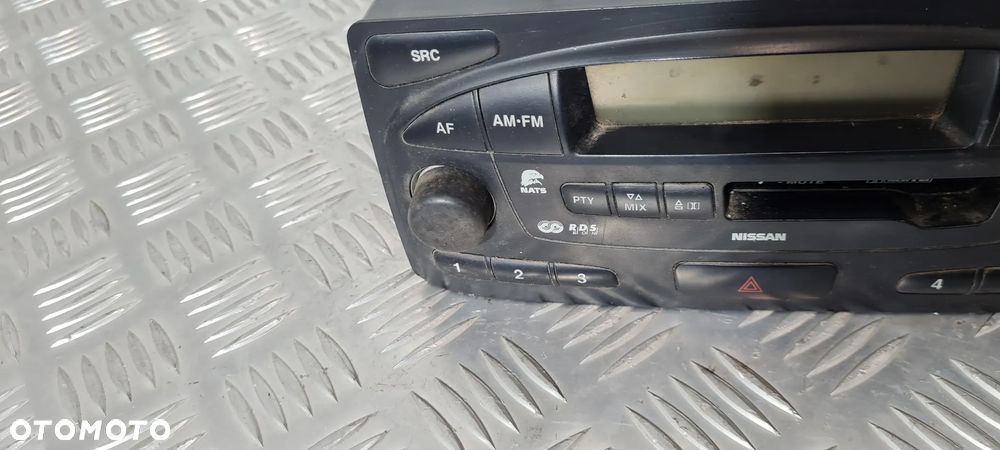 Nissan Terrano II Radio - 3