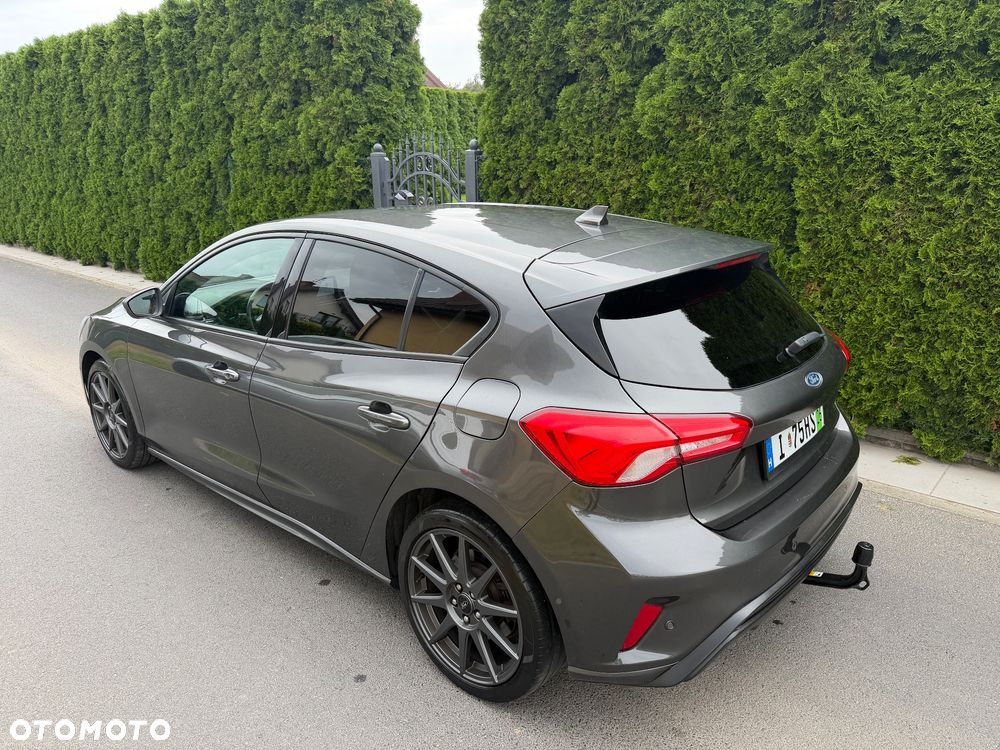 Ford Focus 1.5 EcoBoost STart-Stopp-System ST-LINE X - 4