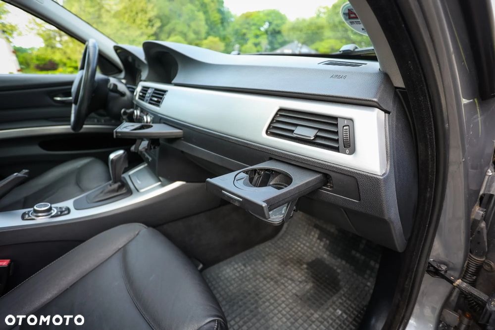 BMW Seria 3 320d xDrive DPF - 27