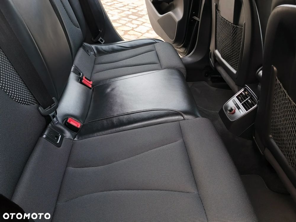 Audi A3 Sportback 2.0 TDI S tronic S line Sportpaket - 18