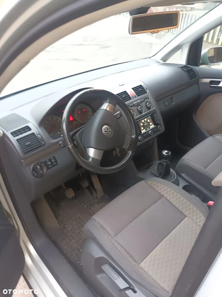 Volkswagen Touran 1.4 TSI Cross - 6