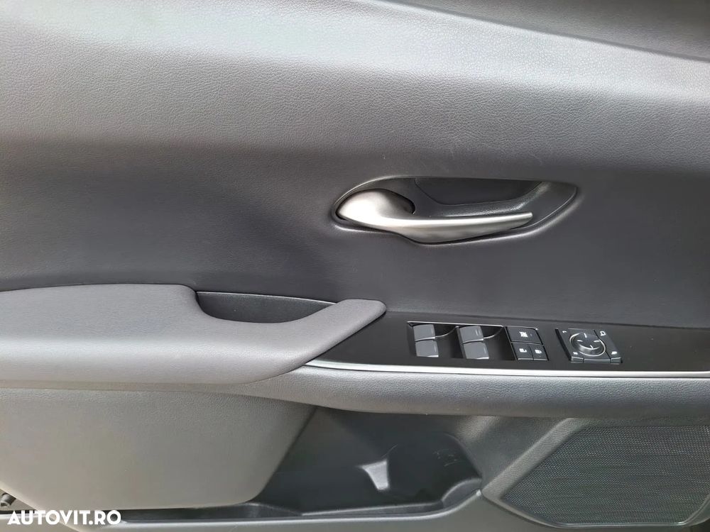 Lexus UX 250h FWD Business - 24