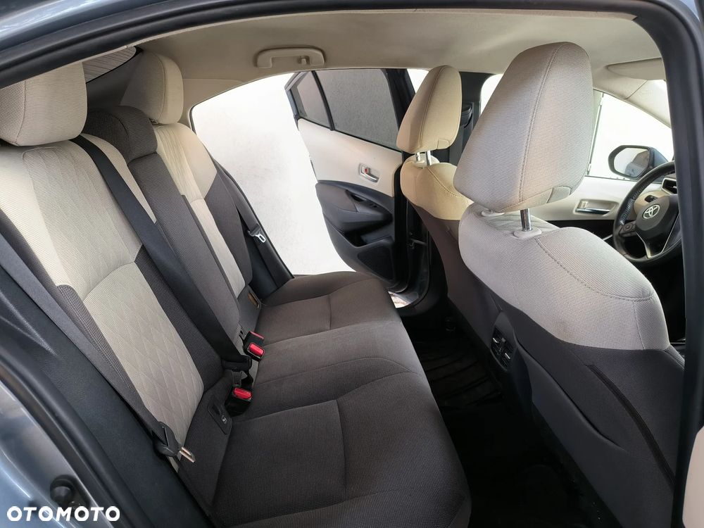 Toyota Corolla - 10