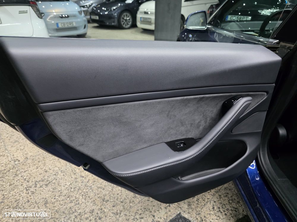 Tesla Model 3 Long Range AWD Dual Motor - 26