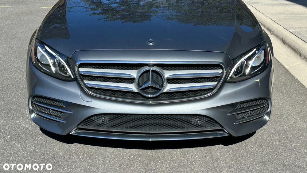 Mercedes-Benz Klasa E - 9