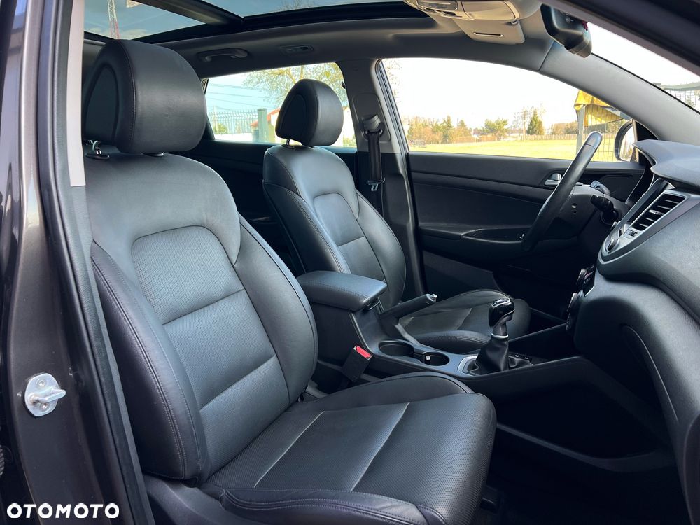 Hyundai Tucson 2.0 CRDI BlueDrive Style 2WD - 18