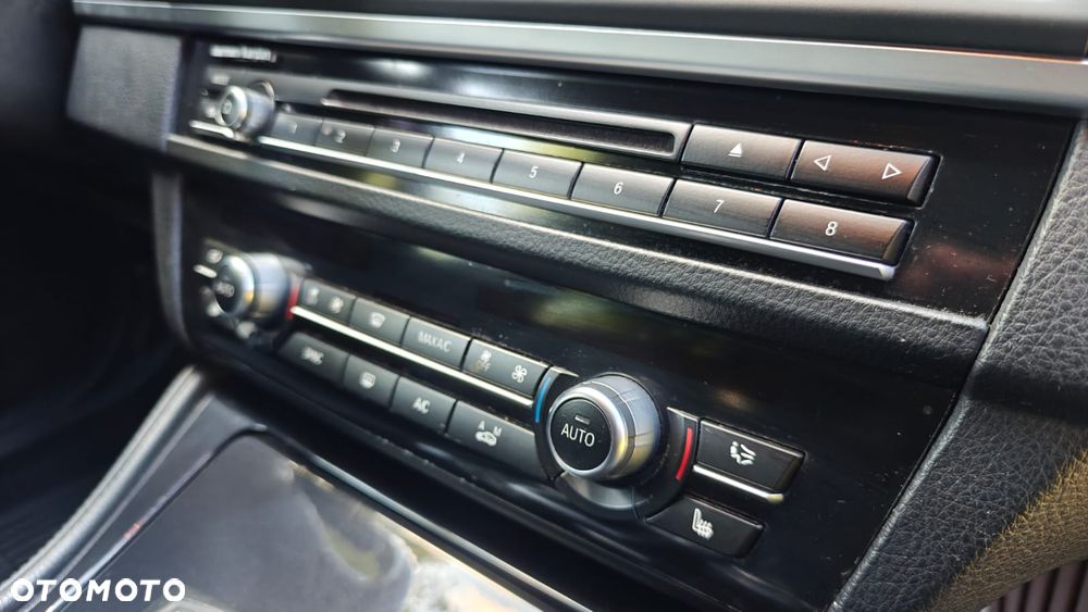 BMW Seria 5 520d Luxury Line - 28