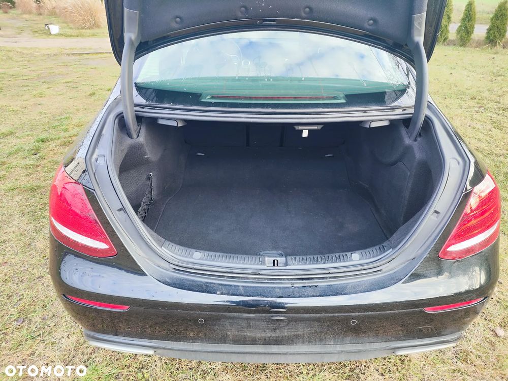 Mercedes-Benz Klasa E 200 d - 11