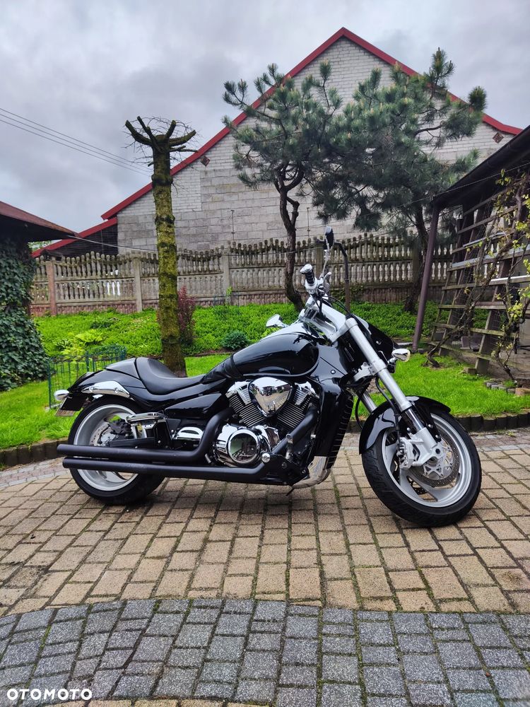 Suzuki Intruder - 1