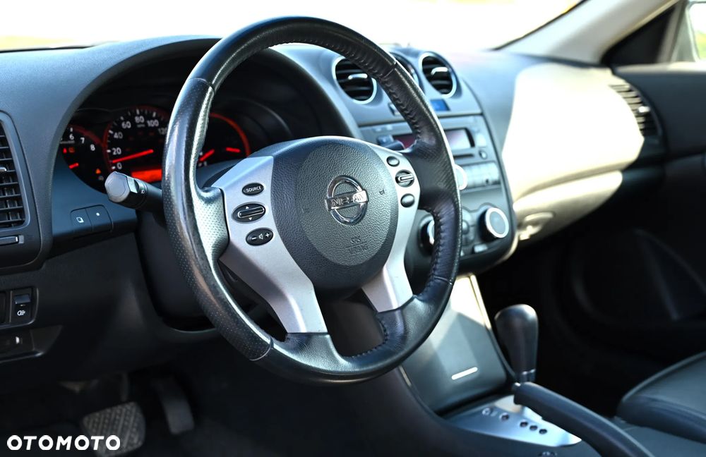 Nissan Altima - 23