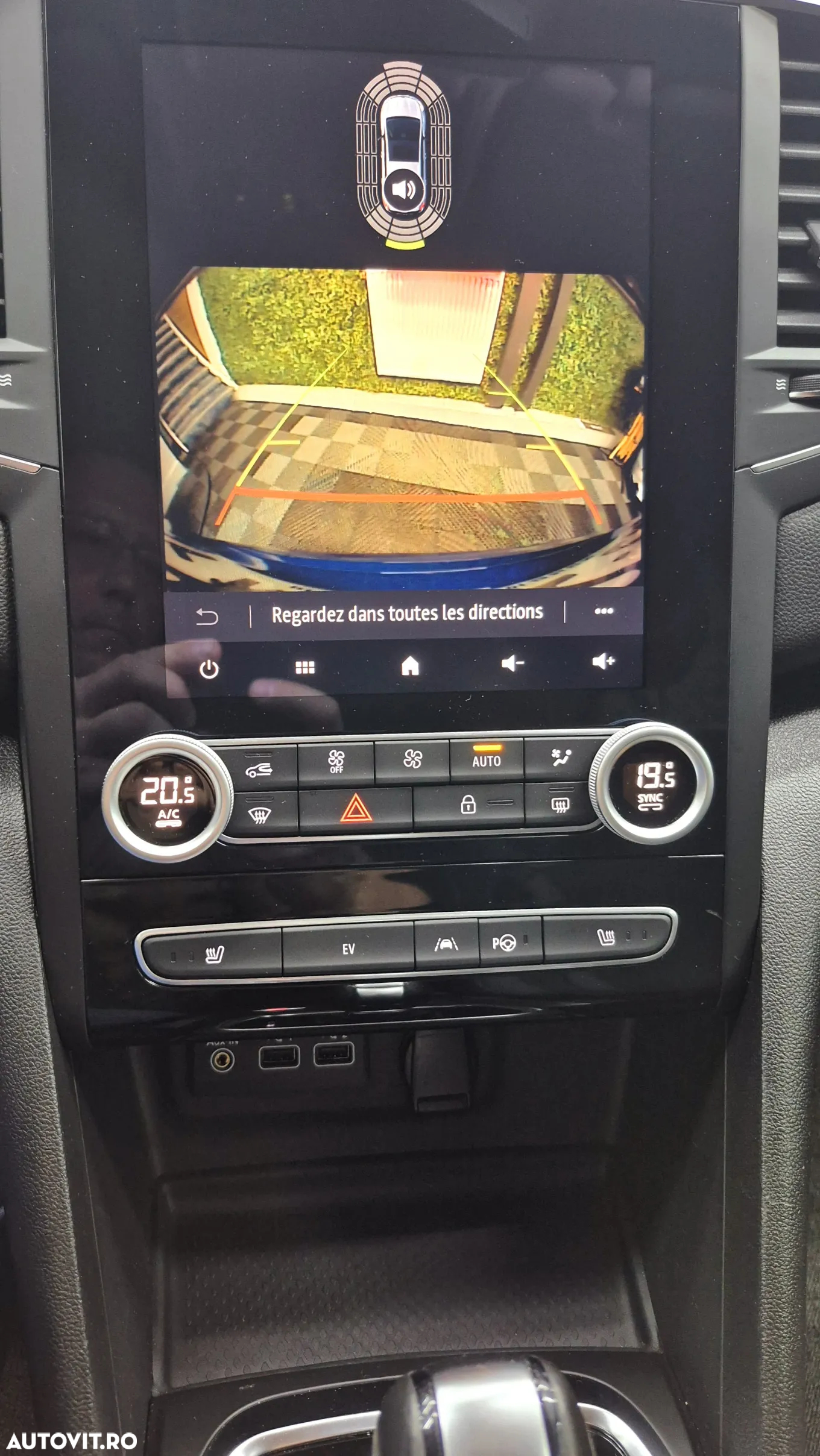 Renault Megane Grandtour E-TECH Plug-in 160 INTENS - 13