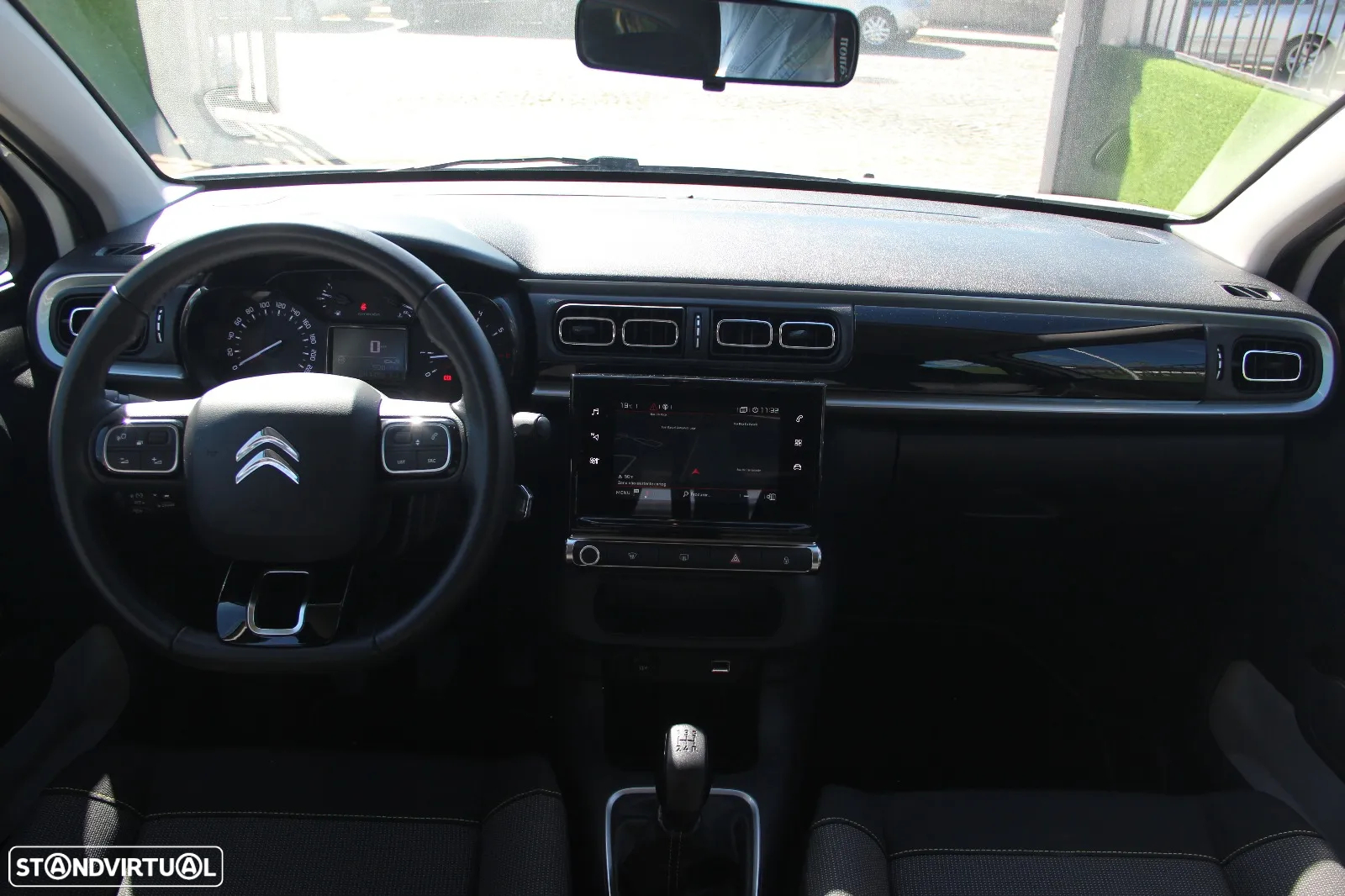 Citroën C3 1.2 PureTech Shine - 9