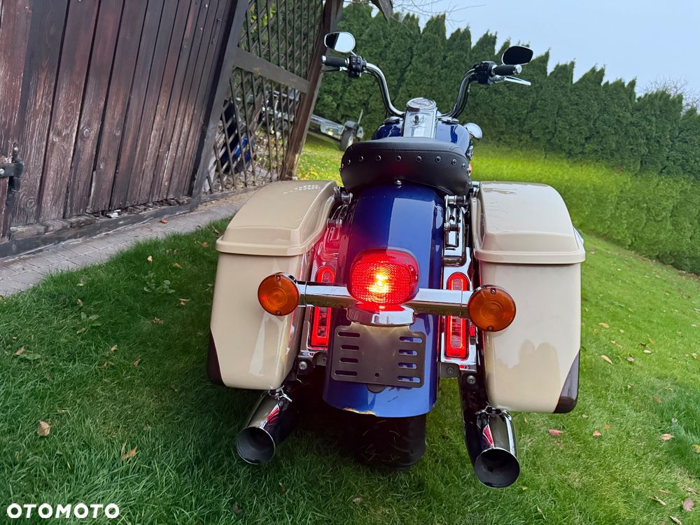 Harley-Davidson Touring Street Glide - 2