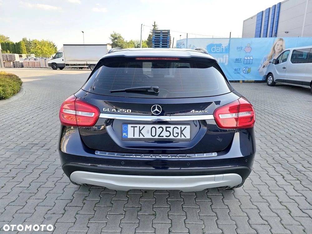 Mercedes-Benz GLA 250 4-Matic - 11