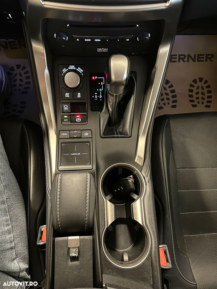 Lexus Seria NX 300h AWD F Sport - 14