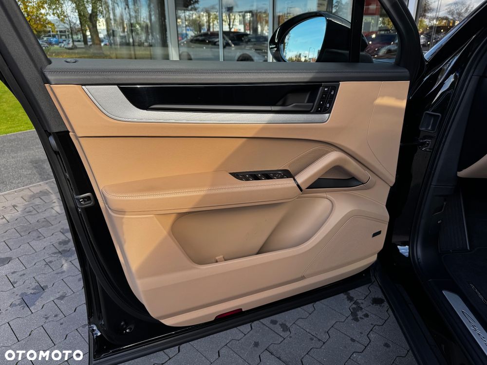Porsche Cayenne S - 21
