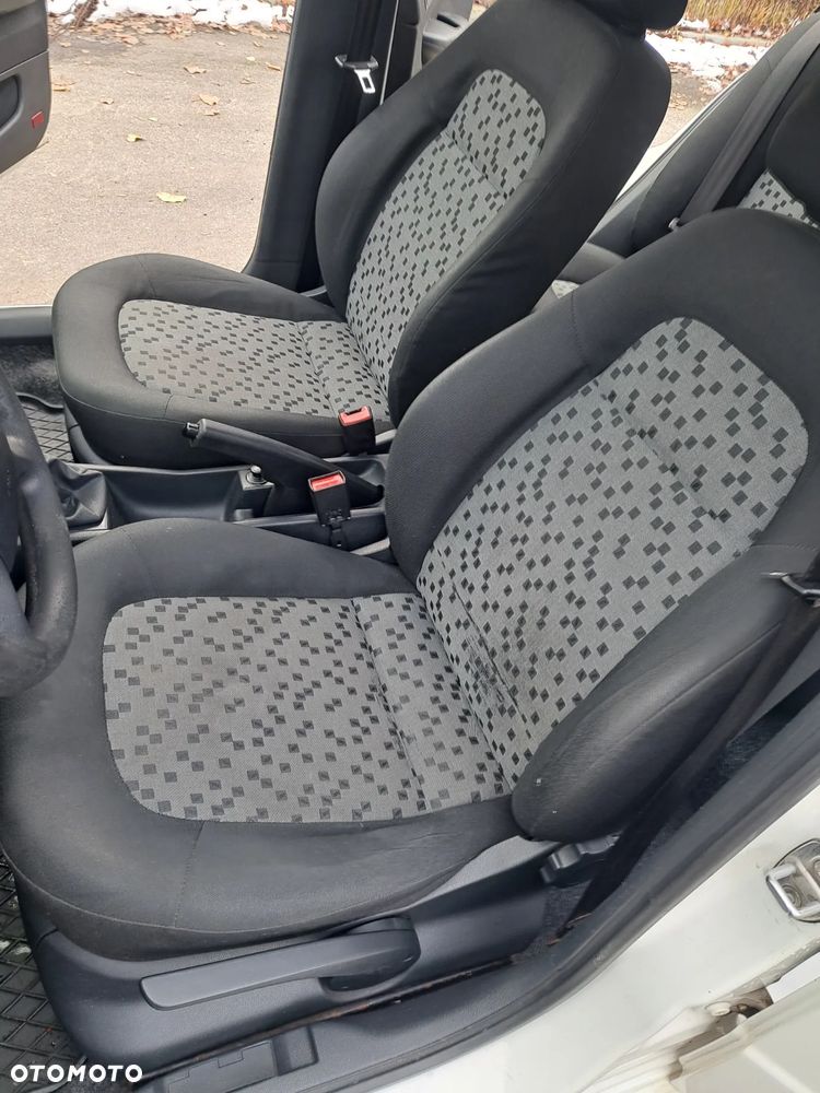 Skoda Fabia 1.4 16V Active - 10