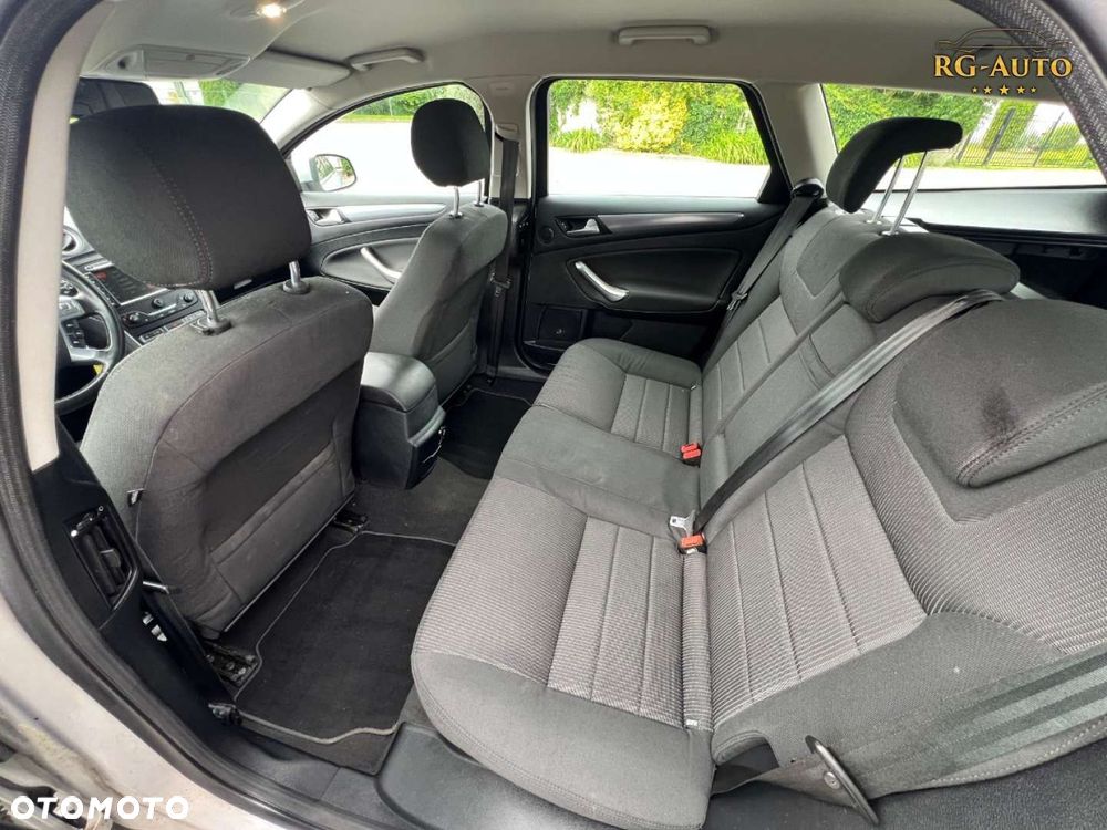 Ford Mondeo - 30