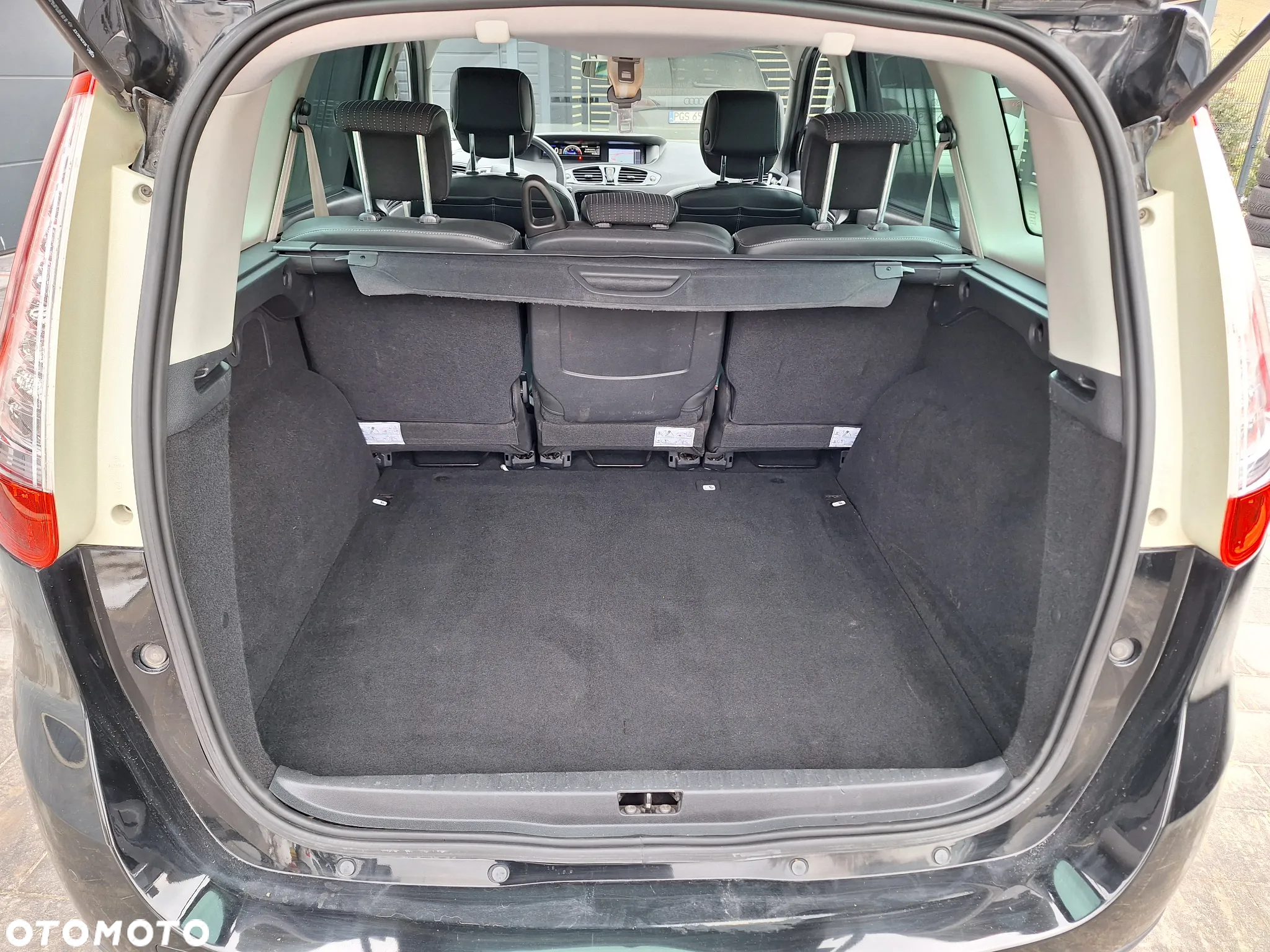 Renault Grand Scenic Gr 1.4 16V TCE Bose Edition - 32
