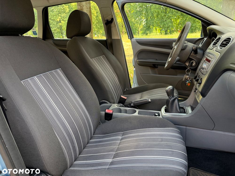 Ford Focus 1.6 Ambiente - 18