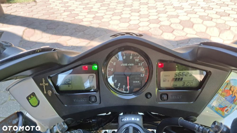 Honda VFR - 17