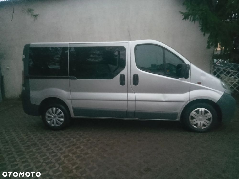 Renault Trafic Passenger - 10