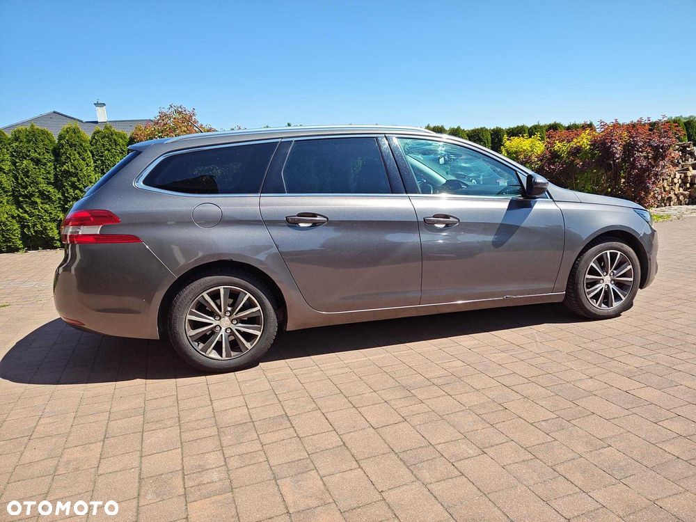 Peugeot 308 - 8