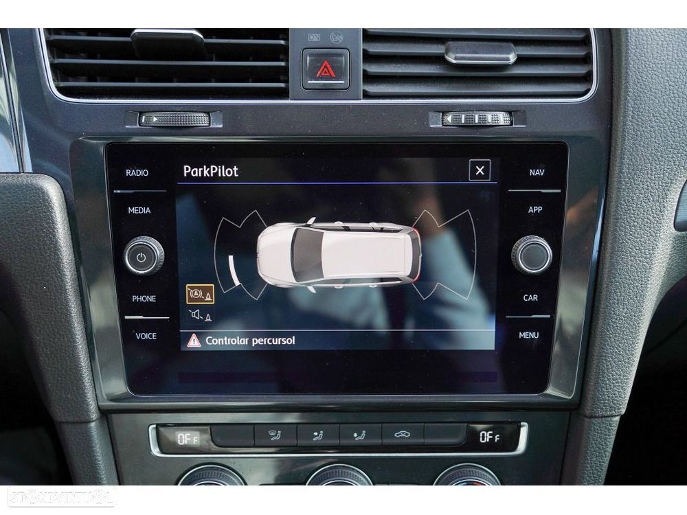 VW Golf Variant 1.6 TDi Confortline - 11