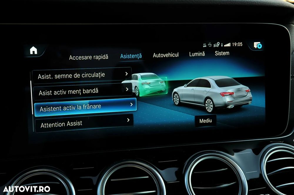Mercedes-Benz E 300 9G-TRONIC AMG Line - 23
