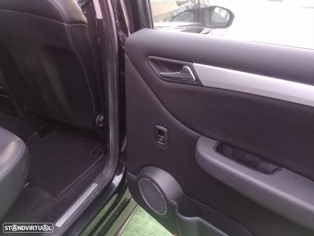 Mercedes-Benz B 180 CDI Autotronic - 17