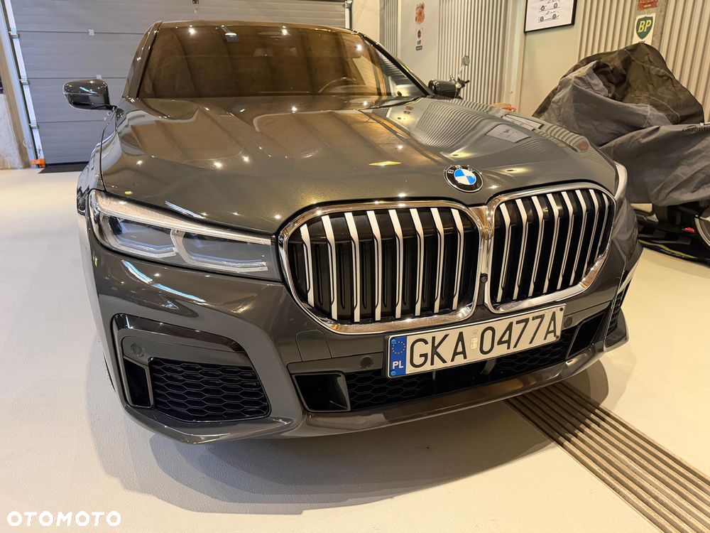 BMW Seria 7 750i xDrive