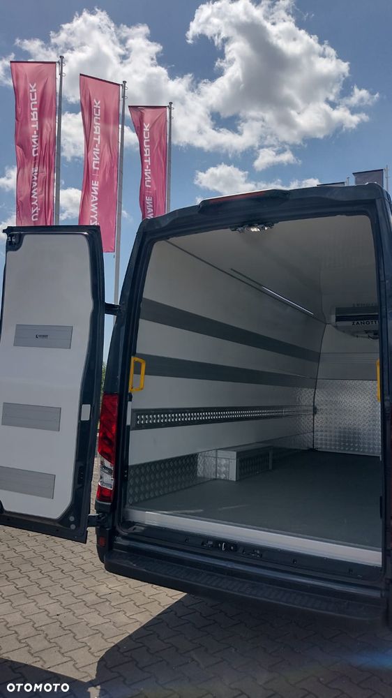 Iveco Daily 35S18 furgon izotermiczny izoterma agregat - 6