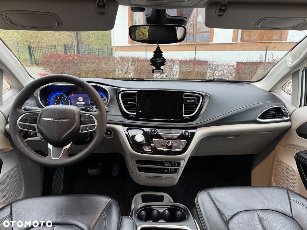 Chrysler Pacifica - 9