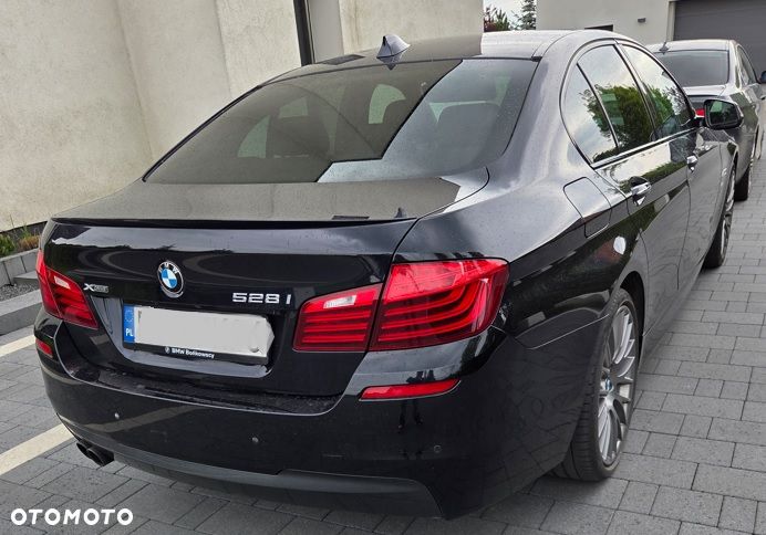 BMW Seria 5 528i xDrive - 5