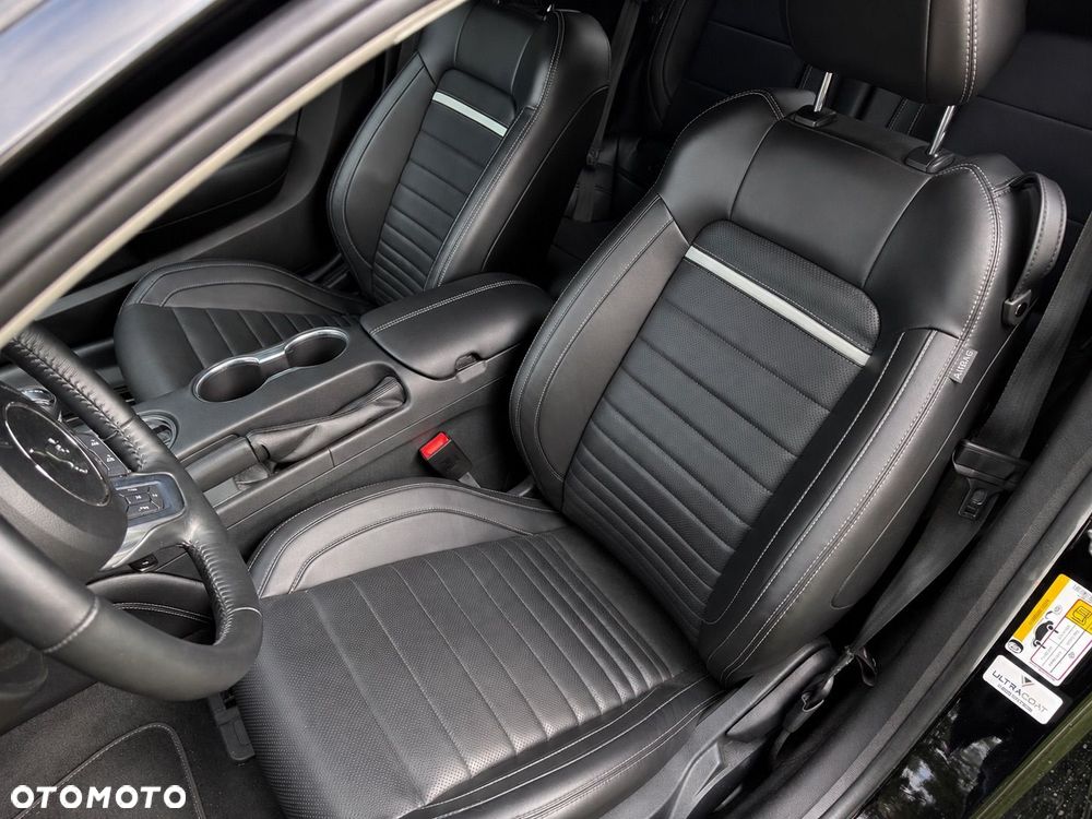 Ford Mustang - 6