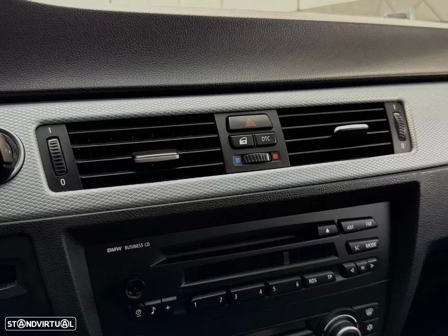 BMW 318 d Pack M - 31