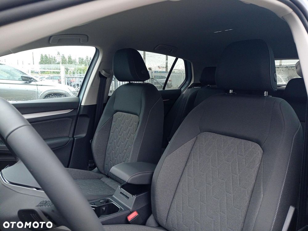 Volkswagen Golf - 11