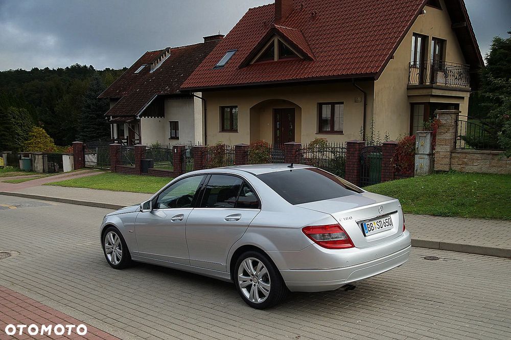 Mercedes-Benz Klasa C 180 CGI BlueEff Avantgarde - 6