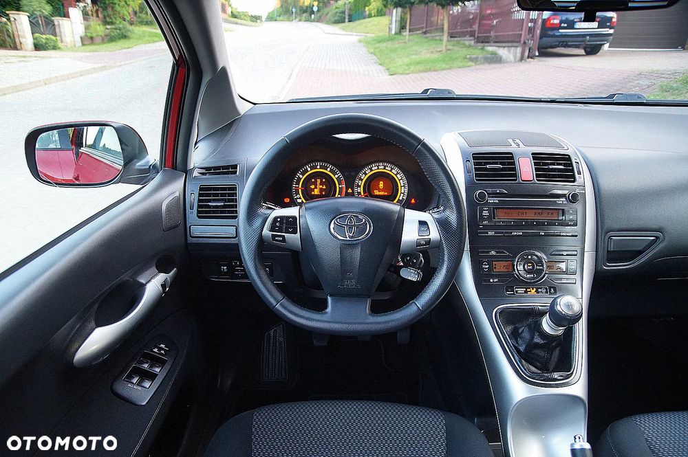 Toyota Auris 1.6 Edition - 12