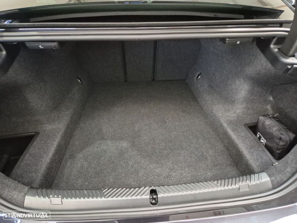BMW 520 d Pack Desportivo M - 31